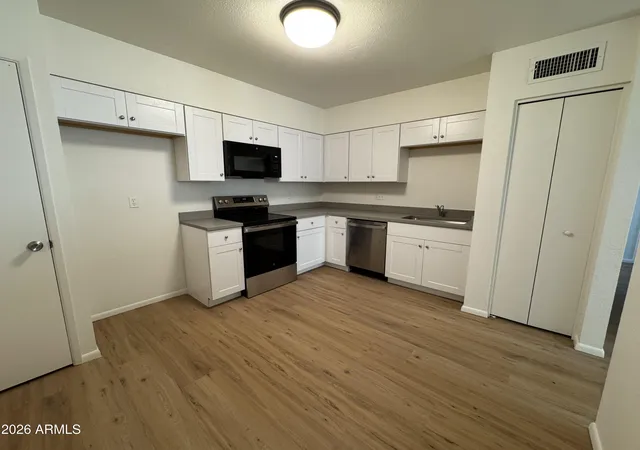 Photo 3 of Townhouse for sale at 720 S Dobson Rd #70, Mesa, AZ 85202 | MLS# 7006018 | Listing updated on 2026-08-25