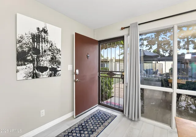 Listing Photo 4 - Condo for sale in building located at 7740 E Heatherbrae Ave, Scottsdale, AZ 85251 - Unit #17