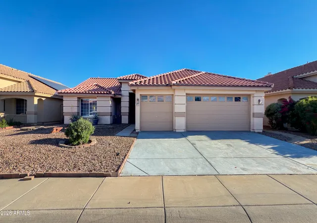 Photo 1 of Sale Pending at 3925 W Charter Oak Rd, Phoenix, AZ 85029 | MLS# 7007068 | Listing updated on 2026-08-24