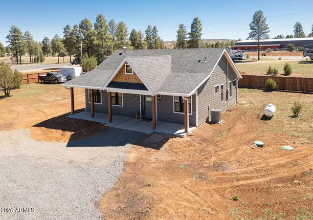 1st image of 2722 Church Ln, Overgaard, AZ 85933 | MLS# 7006996