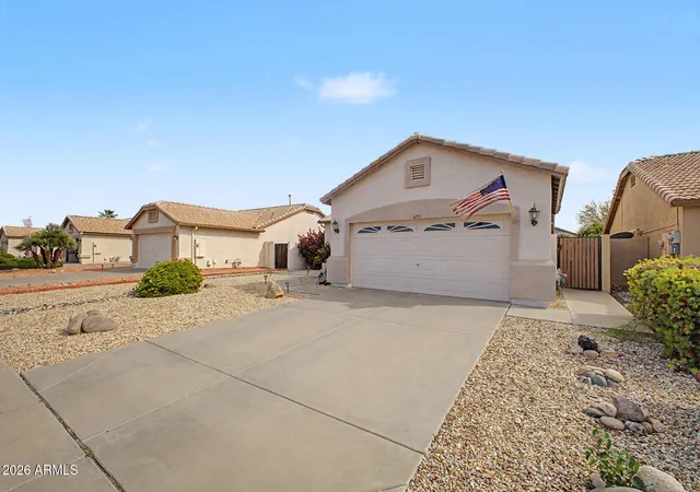 Photo 3 of Single family home for sale at 10533 W Potter Dr, Peoria, AZ 85382 | MLS# 7010588 | Listing updated on 2026-07-29
