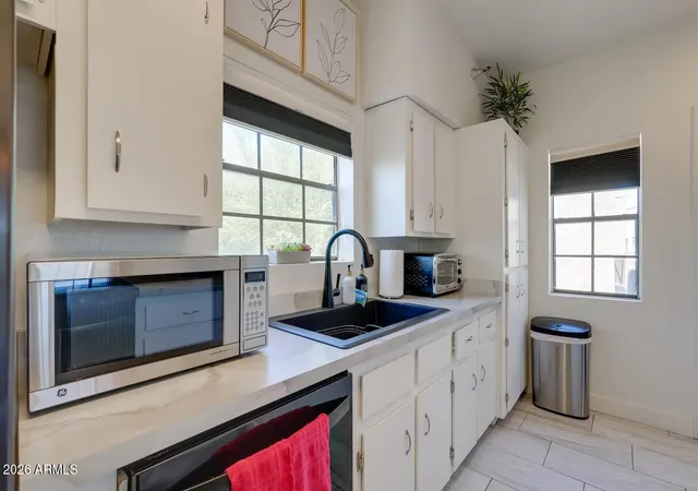 3rd image of 8020 E Thomas Rd, Scottsdale, AZ 85251