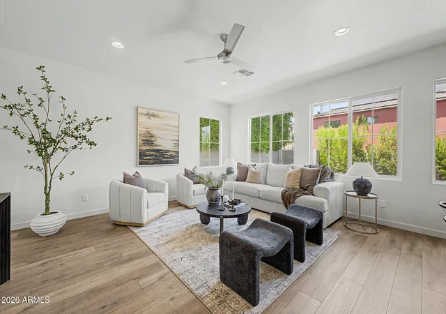 5th image of 3746 E Earll Dr, Phoenix, AZ 85018 | MLS# 7012292