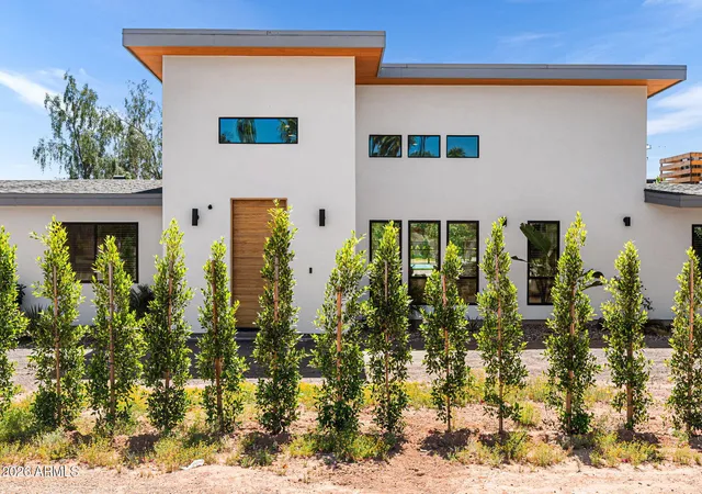 Photo 2 of Single family home for sale at 8621 E Indian Bnd Rd, Scottsdale, AZ 85250 | MLS# 7012173 | Listing updated on 2026-09-11
