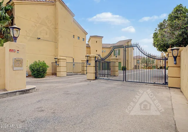 Listing Photo 1 - Condo for sale in building located at 5015 E Cheyenne Dr, Phoenix, AZ 85044 - Unit #6
