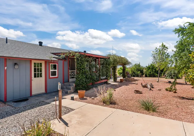 Homes for sale in Aguila, AZ | 48234 N 513Th Ave, Aguila, AZ 85320 | MLS# 7009103