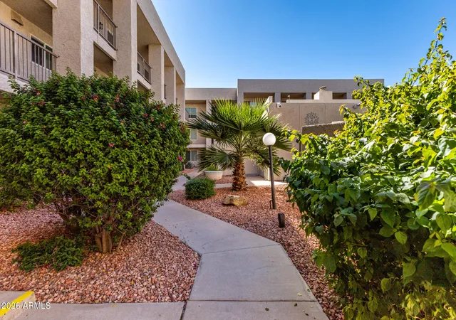 3rd image of 7474 E Earll Dr, Scottsdale, AZ 85251