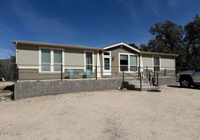 Homes for sale in Miami, AZ | 51092 N Pinal Ranch Rd, Miami, AZ 85539 | MLS# 7008092