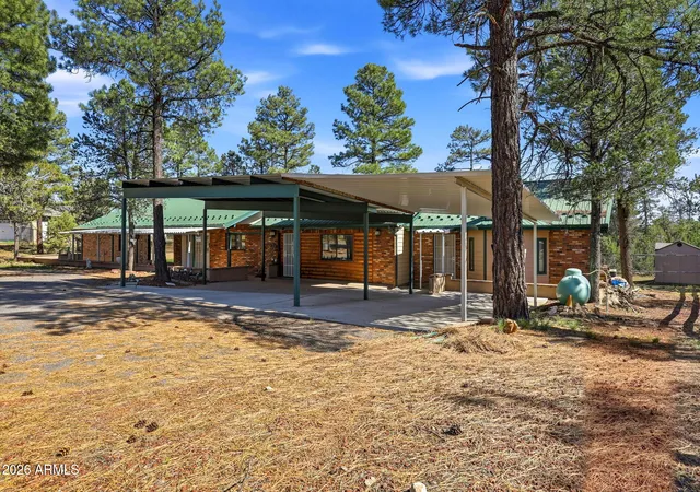 Homes for sale in Overgaard, AZ | 3121 Cedar Dr, Overgaard, AZ 85933 | MLS# 7009368