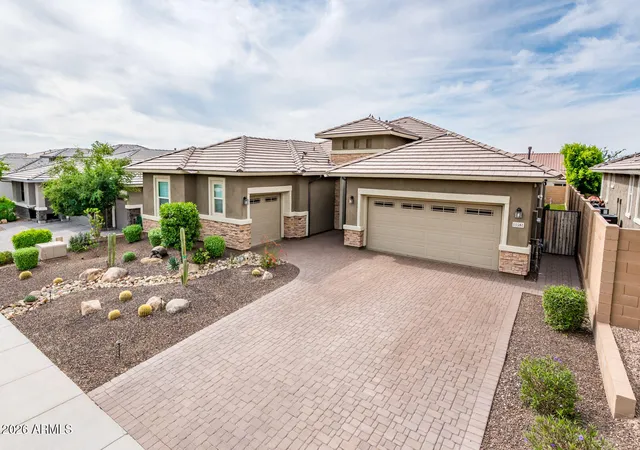Photo 3 of Single family home for sale at 11581 W Red Hawk Dr, Peoria, AZ 85383 | MLS# 7008300 | Listing updated on 2026-09-21