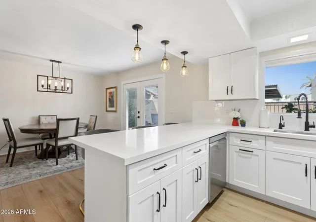 Photo 2 of Townhouse for sale at 2818 E Clarendon Ave, Phoenix, AZ 85016 | MLS# 7008371 | Listing updated on 2026-09-22