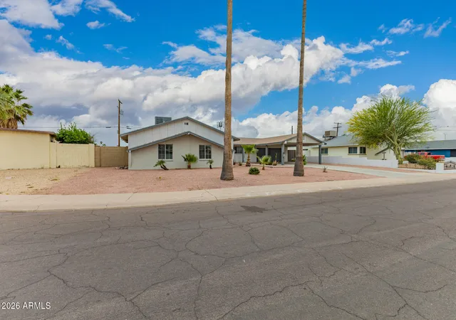 Homes for sale in Glendale, AZ | 5017 N 64Th Ave, Glendale, AZ 85301 | MLS# 7008259