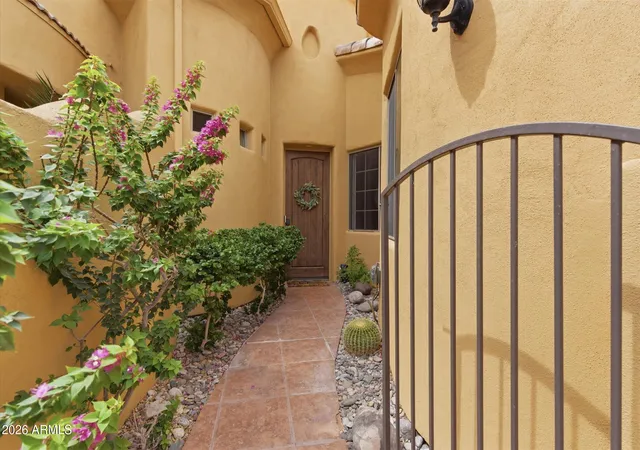 Homes for sale in Gold Canyon, AZ | 5370 S Desert Dawn Dr, Gold Canyon, AZ 85118