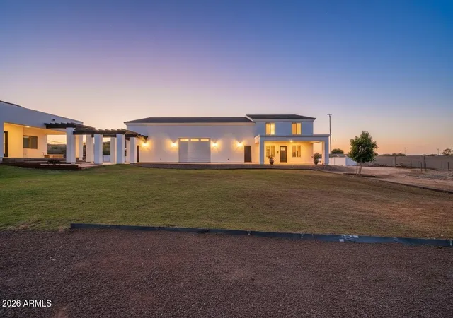 Photo 3 of Sale Pending at 9321 W Buckskin Trl, Peoria, AZ 85383 | MLS# 7009021 | Listing updated on 2026-10-02