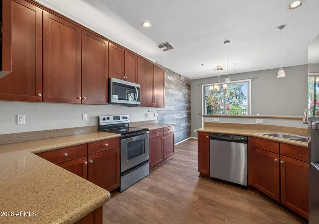 Photo 3 of Townhouse for sale at 3064 E Dunbar Dr, Phoenix, AZ 85042 | MLS# 7017088 | Listing updated on 2026-09-09