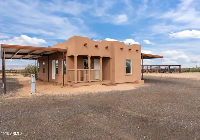 Homes for sale in Aguila, AZ | 49204 N 529Th Ave, Aguila, AZ 85320 | MLS# 7015375