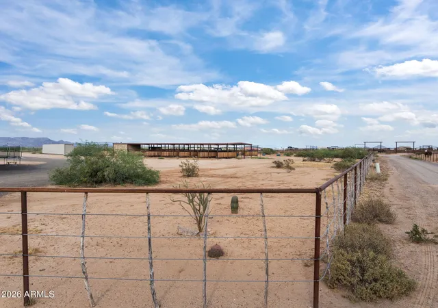 Homes for sale in Aguila, AZ | 49204 N 529Th Ave, Aguila, AZ 85320 | MLS# 7015375