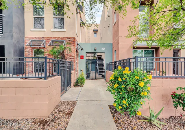 1st image of 706 E Washington St #204, Phoenix, AZ 85034 | MLS# 7009620