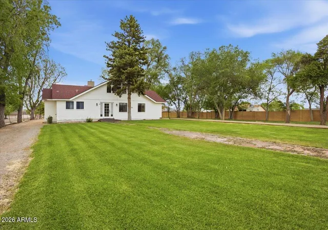 Photo 2 of Single family home for sale at 732 W Road 1 N, Chino Valley, AZ 86323 | MLS# 7010887 | Listing updated on 2026-10-08