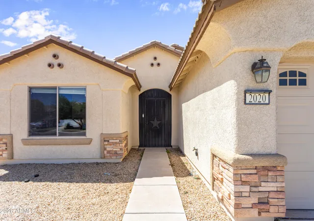 Photo 2 of Single family home for sale at 2020 Valley Sage St, Sierra Vista, AZ 85635 | MLS# 7010087 | Listing updated on 2026-07-13