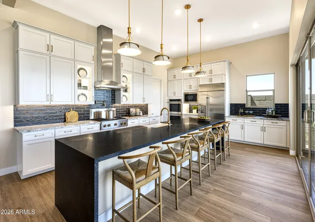3rd image of 712 W Treasure Trl, Apache Junction, AZ 85120 | MLS# 7010171