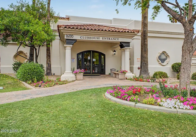 Homes for sale in Gilbert, AZ | 1633 E Lakeside Dr #58, Gilbert, AZ 85234 | MLS# 7010380