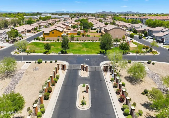 Photo 3 of Sale Pending at 8216 W Crocus Dr, Peoria, AZ 85381 | MLS# 7026307 | Listing updated on 2026-09-04