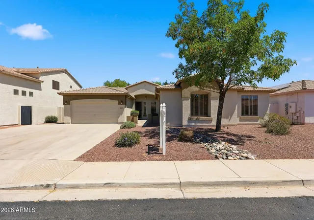 Photo 3 of Sale Pending at 8216 W Crocus Dr, Peoria, AZ 85381 | MLS# 7026307 | Listing updated on 2026-09-04