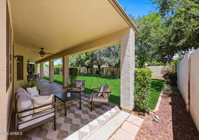 Photo 4 of Sale Pending at 8216 W Crocus Dr, Peoria, AZ 85381 | MLS# 7026307 | Listing updated on 2026-09-04