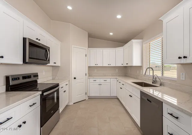 5th image of 10542 S 296Th Ln, Palo Verde, AZ 85343 | MLS# 7018057
