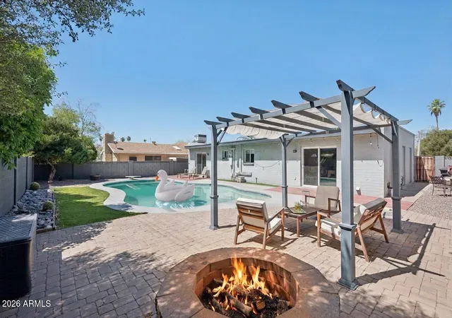 Photo 3 of Sale Pending at 8319 E Bonnie Rose Ave, Scottsdale, AZ 85250 | MLS# 7011338 | Listing updated on 2026-08-01