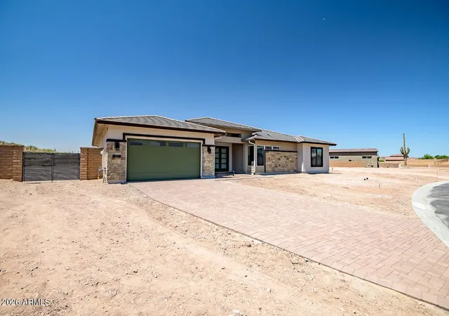 Photo 2 of Single family home for sale at 11139 E Rio Bravo Rd, Gold Canyon, AZ 85118 | MLS# 7010828 | Listing updated on 2026-07-16