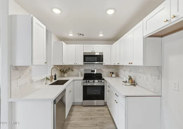 Homes for sale in Phoenix, AZ | 13415 N 20th St #8, Phoenix, AZ 85022 | MLS# 7011769