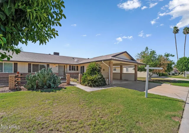 Photo 2 of Townhouse for sale at 10927 W Peoria Ave, Sun City, AZ 85351 | MLS# 7010977 | Listing updated on 2026-09-19
