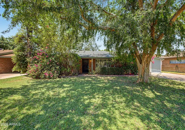 1st image of 1132 E Flynn Ln, Phoenix, AZ 85014 | MLS# 7011218