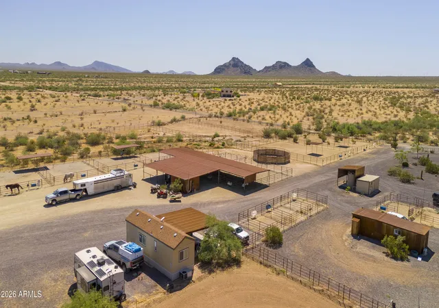 Homes for sale in Aguila, AZ | 52510 W Williams Rd, Aguila, AZ 85320 | MLS# 7013484