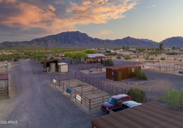 Homes for sale in Aguila, AZ | 52510 W Williams Rd, Aguila, AZ 85320 | MLS# 7013484