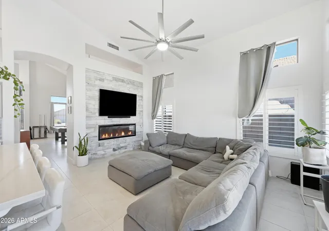 3rd image of 1572 E Black Diamond Dr, Gilbert, AZ 85296 | MLS# 7011659