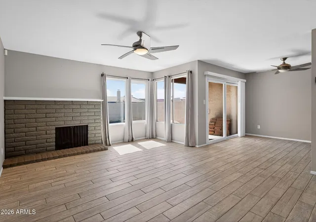 Townhouse for sale at 11609 S Maze Ct, Phoenix, AZ 85044 | MLS# 7012318