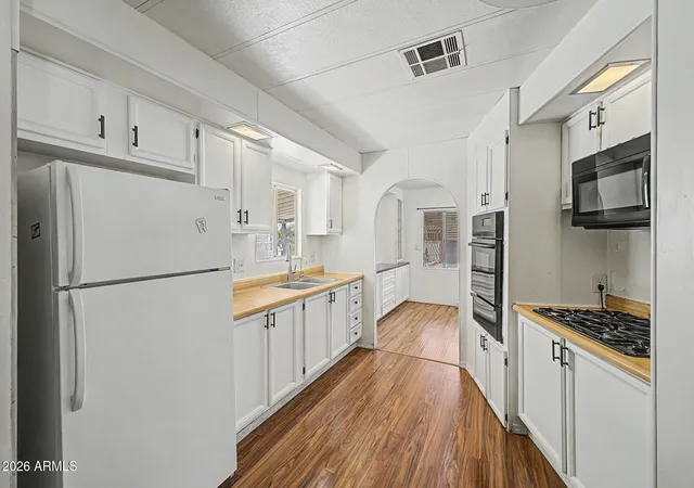 Photo 4 of Manufactured home for sale at 11411 N 91st Avenue #143, Peoria, AZ 85345 | MLS# 7012864 | Listing updated on 2026-09-15