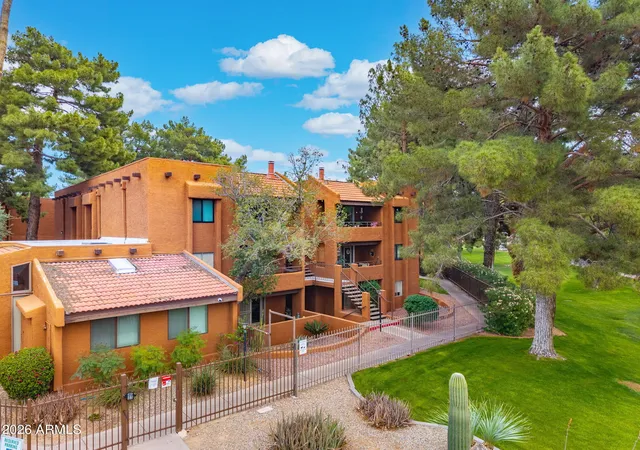 2nd image of 4704 E Paradise Vlg Pkwy N, Phoenix, AZ 85032