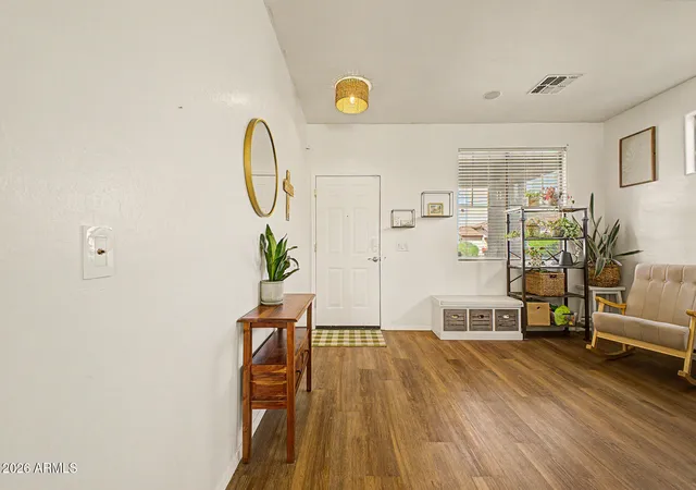 3rd image of 6025 S 15Th Dr, Phoenix, AZ 85041 | MLS# 7027804