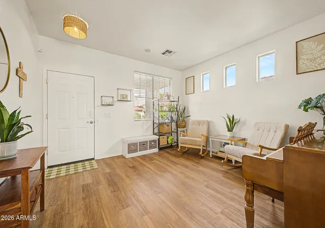 4th image of 6025 S 15Th Dr, Phoenix, AZ 85041 | MLS# 7027804