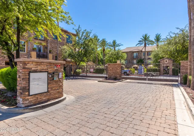 3rd image of 2450 E Roma Ave, Phoenix, AZ 85016 | MLS# 7014385
