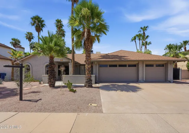 Photo 3 of Sale Pending at 319 E Hackamore St, Mesa, AZ 85201 | MLS# 7012912 | Listing updated on 2026-08-31