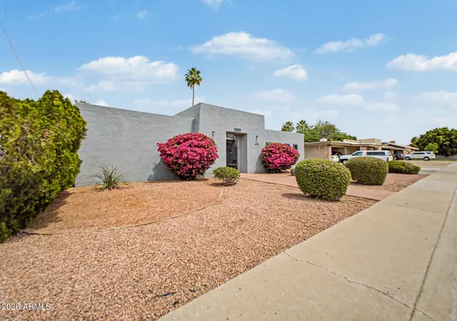Homes for sale in Glendale, AZ | 5720 W Frier Dr W, Glendale, AZ 85301 | MLS# 7013517