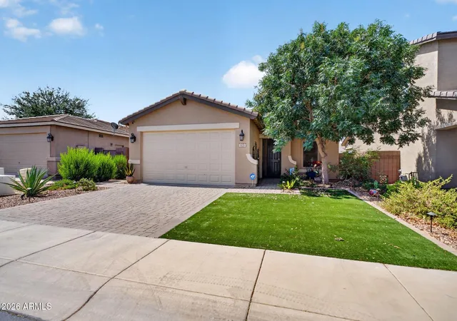 3rd image of 823 W Leadwood Ave, San Tan Valley, AZ 85140 | MLS# 7014309