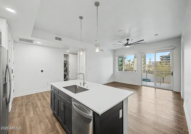 Homes for sale in Phoenix, AZ | 3131 N Central Ave #4011, Phoenix, AZ 85012 | MLS# 7015118