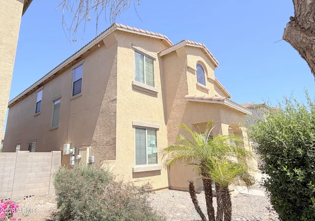 Photo 3 of Sale Pending at 1084 E Saddleback Pl, San Tan Valley, AZ 85143 | MLS# 7013535 | Listing updated on 2026-10-08