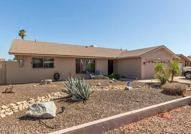 Photo 3 of Single family home for sale at 3529 W Saint Moritz Ln, Phoenix, AZ 85053 | MLS# 7015259 | Listing updated on 2026-04-17